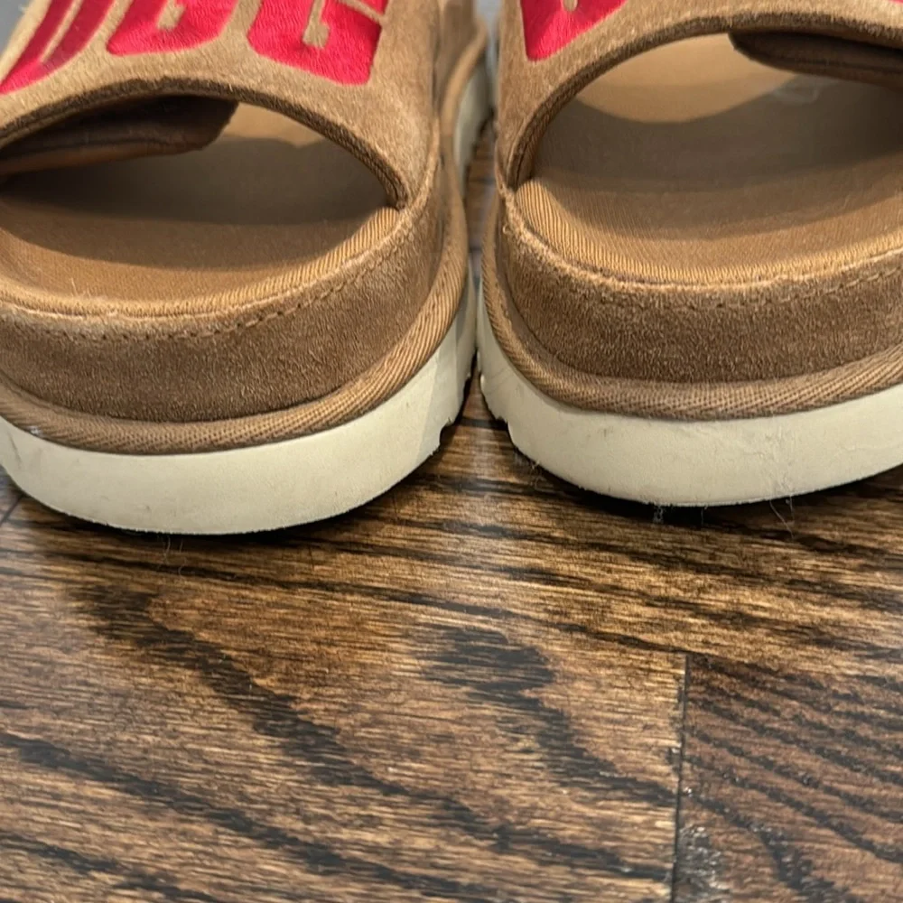 UGG Slip On Shoes LIKE NEW - Picture 8 of 8